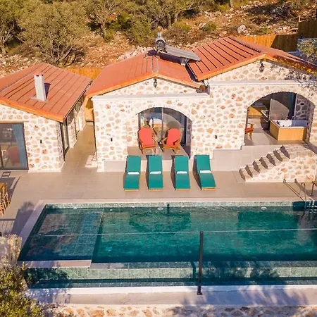 Tatil Evi Elegant 2br Stone Retreat With Private Pool *