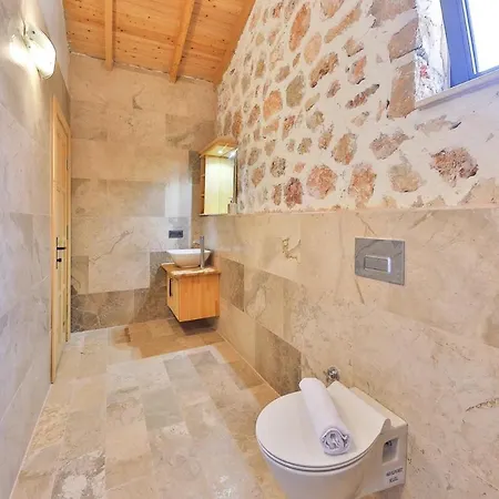 Tatil Evi Elegant 2br Stone Retreat With Private Pool *
