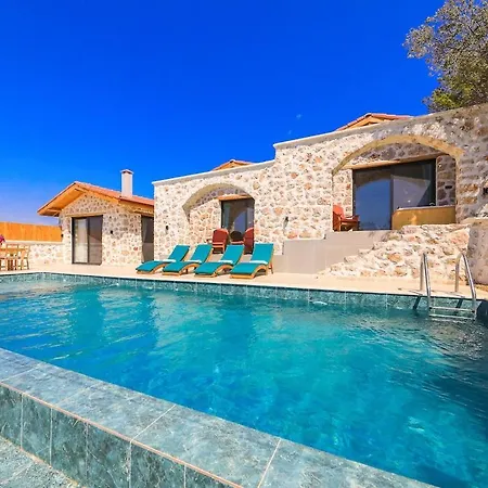Elegant 2br Stone Retreat With Private Pool Kalkan